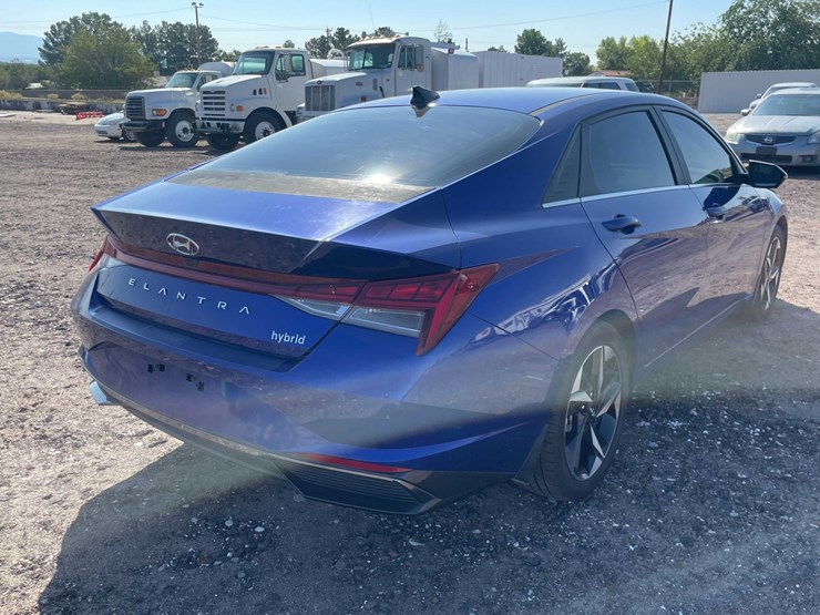 #1859-•-2023-hyundai-elantra-(has-nm-title)-image-86