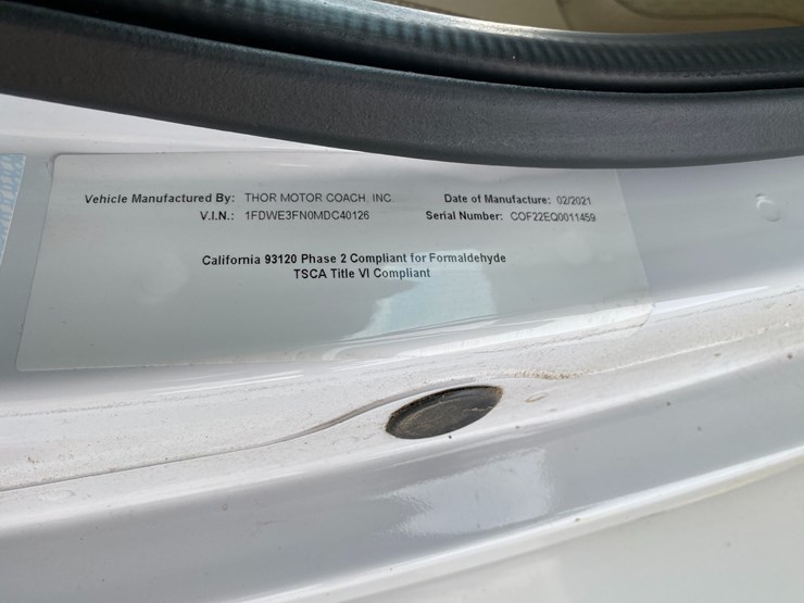 2021-ford-e350-image-69