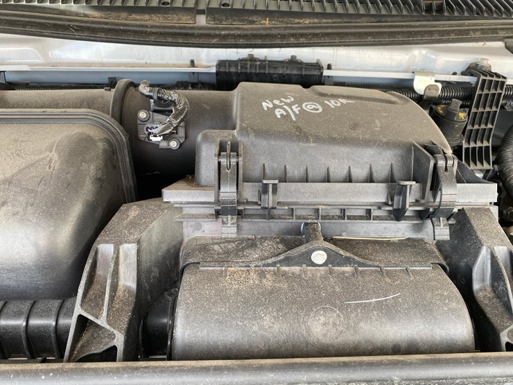2021-ford-e350-image-59