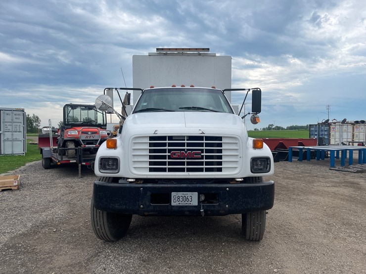 #2375-•-2000-gmc-c6500-utility-truck-(has-wi-title)-image-2