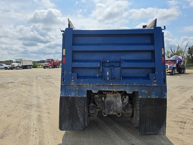 #25404-•-2003-mack-cv713-granite-tandem-axel-dump-truck-image-12