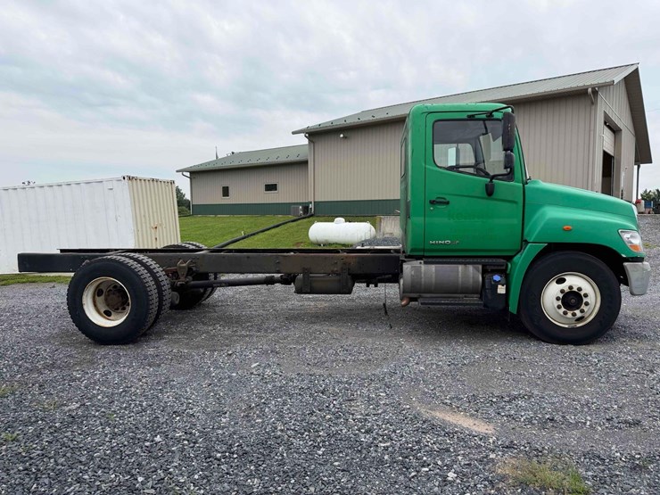 2015-hino-338-image-6