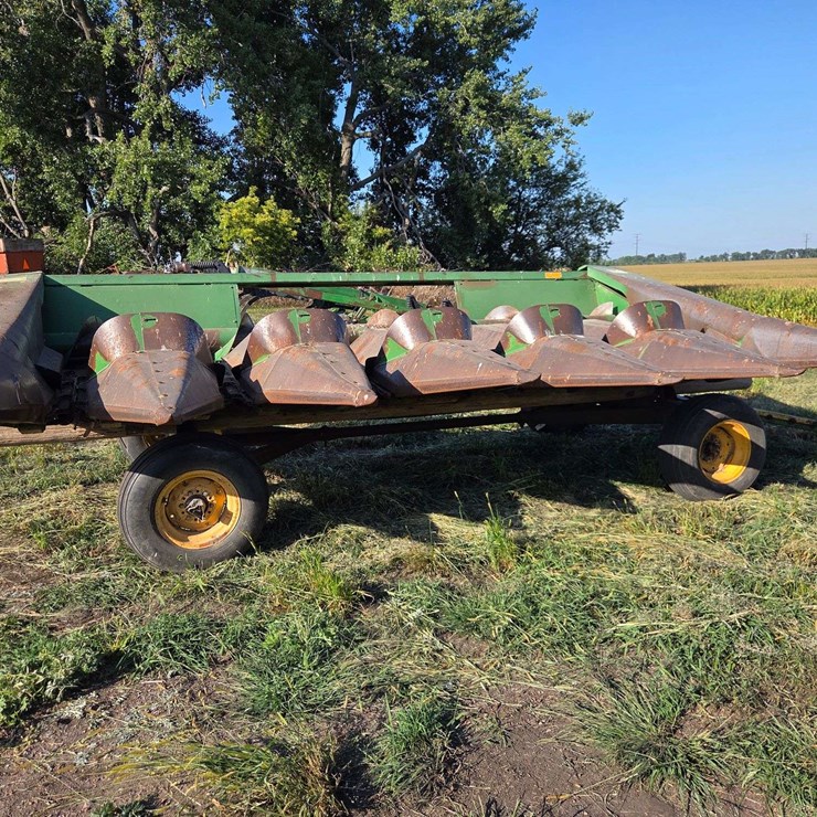 JOHN DEERE 643