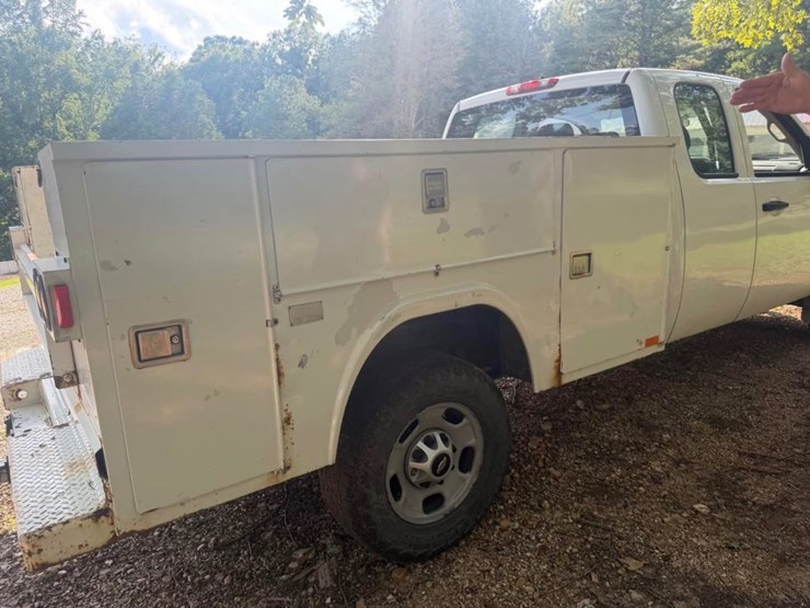 2013-chevrolet-2500hd-image-14
