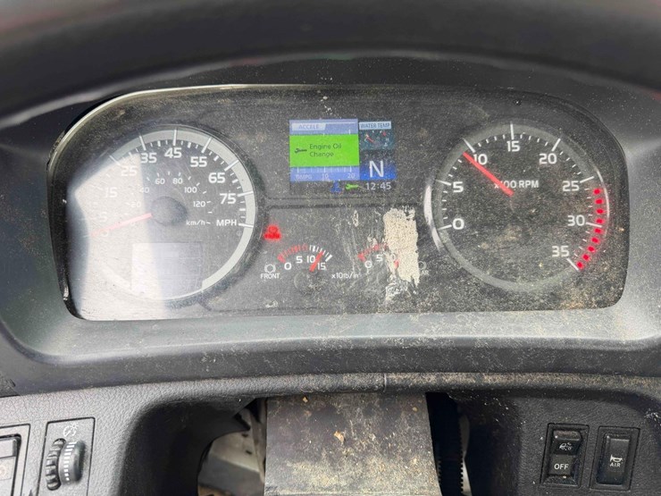 2015-hino-338-image-34
