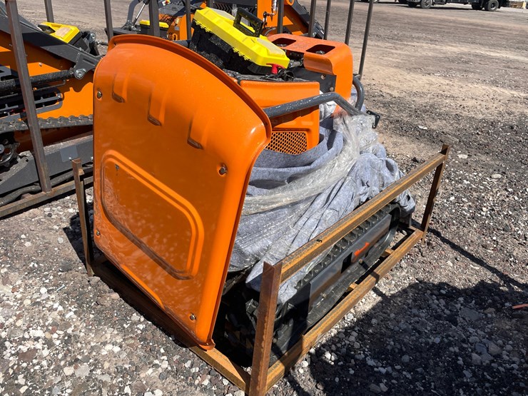 #2033-•-unused-2026-landhonor-mini-excavator-image-8