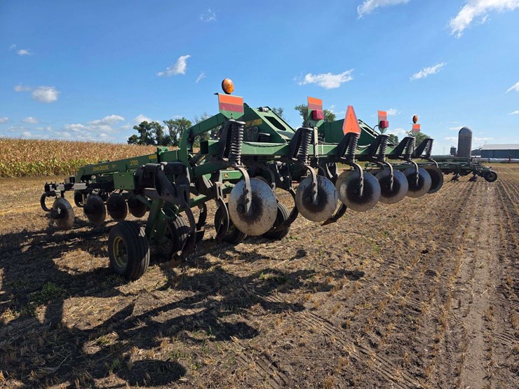 john-deere-2700-image-13