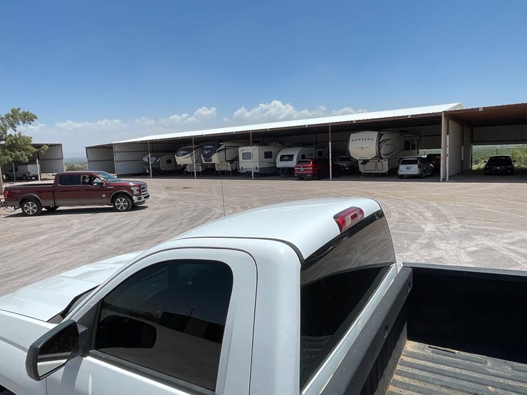 #1864-•-2018-chevy-work-truck-(has-nm-title)-image-42