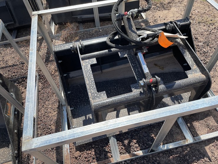 #2410-•-unused-2026-landhonor-mini-skid-steer-grapple-bucket-image-3