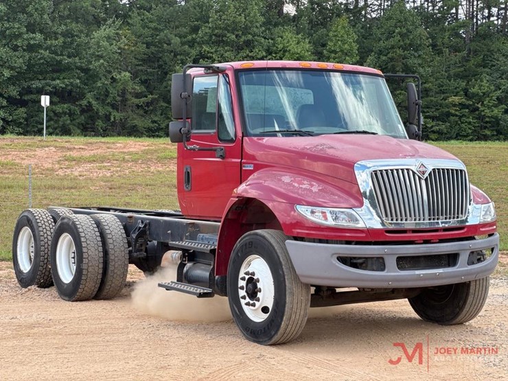 2014-international-durastar-4400-image-1