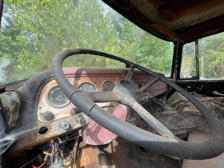 #6210-•-vintage-international-single-axle-dump-truck-(no-title)-image-35