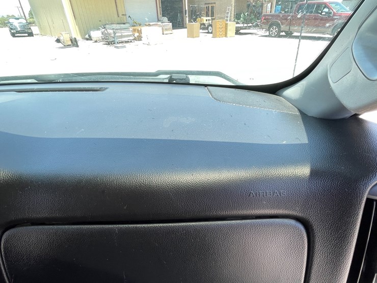 #1864-•-2018-chevy-work-truck-(has-nm-title)-image-87