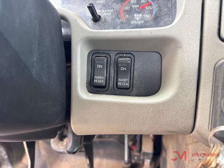 2014-international-durastar-4400-image-35