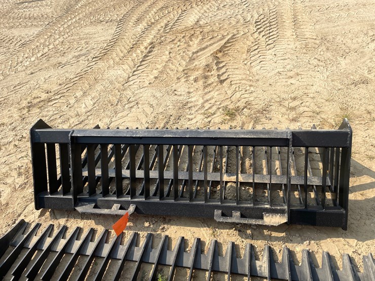 #2528-•-greatbear-skid-steer-rock-bucket-attachment-image-5