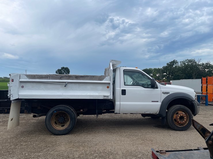 2005-ford-f550-xl-image-4