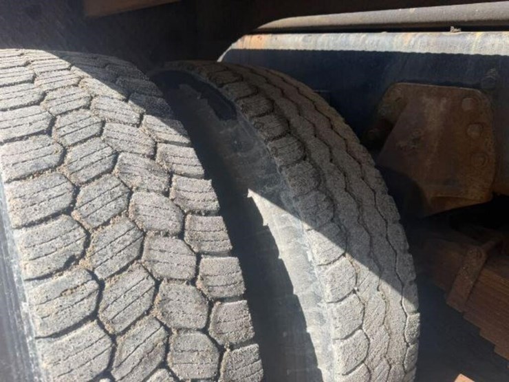 2012-kenworth-t800-image-56