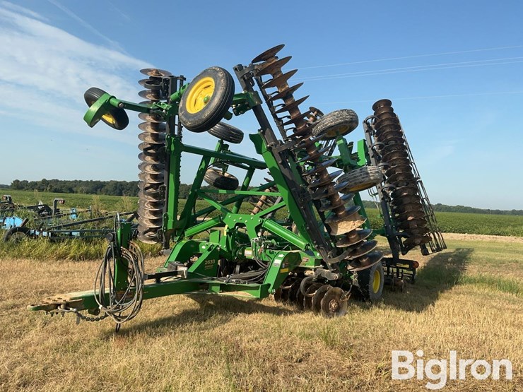 2022-john-deere-2633-image-1