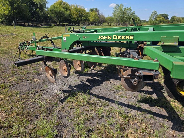 john-deere-2700-image-42