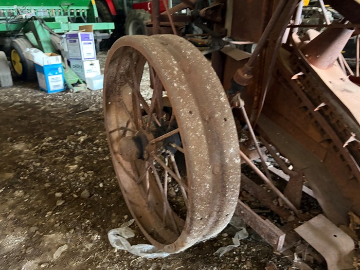#628-•-mccormick-one-row-corn-binder-(oak-creek,-wi)-image-12