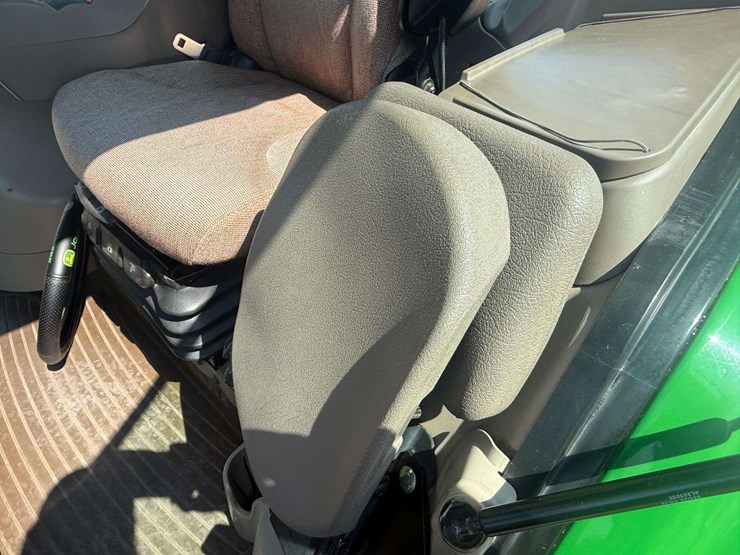2011-john-deere-741-image-58
