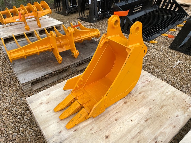 caterpillar-305-image-1