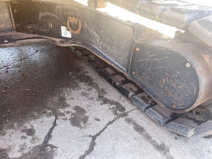2019-komatsu-pc138us-image-16