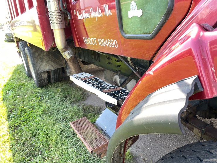 #204-•-1997-ford-4202l-garbage-truck-(has-mn-title)(clarks-grove,-mn)-image-37