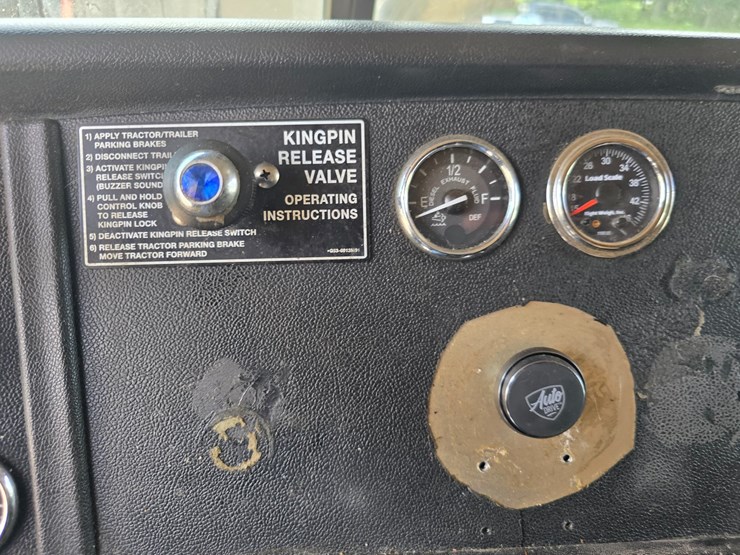 2014-peterbilt-389-image-64