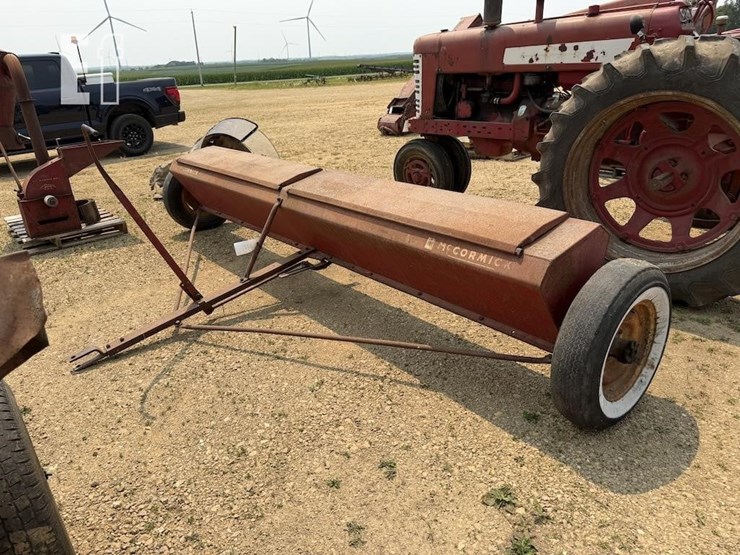 mccormick-lime-spreader-image-2