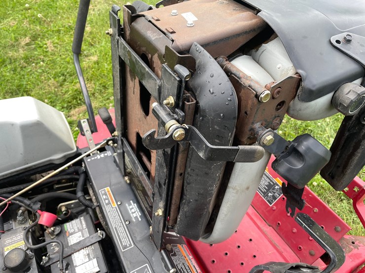#422-•-exmark-lazer-z-zero-turn-mower-(clarks-grove,-mn)-image-11