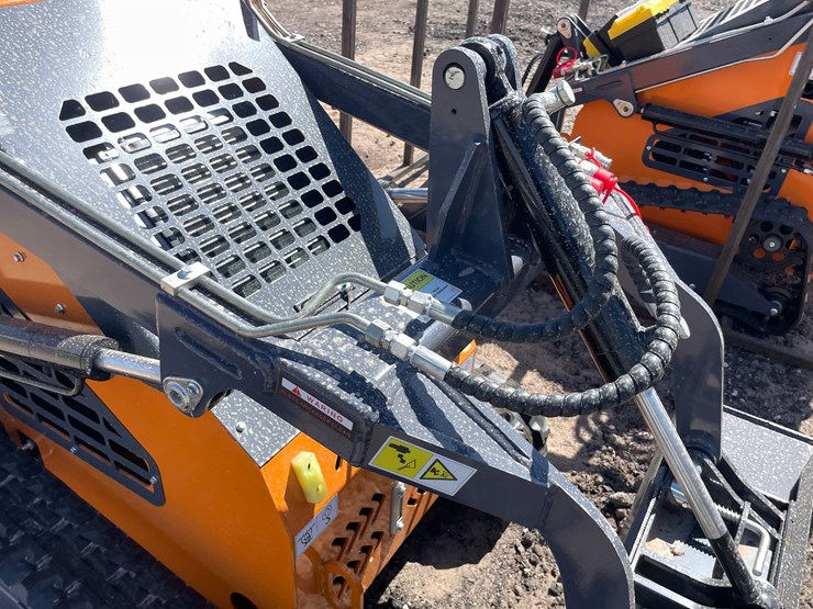 #2065-•-unused-2026-landhonor-mini-skid-steer-loader-image-18
