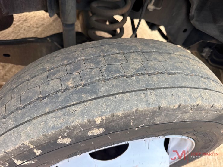 2016-ford-f550-xl-image-18