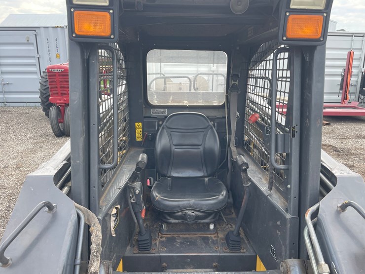 2006-new-holland-ls180-image-21
