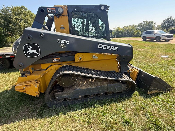 deere-331g-image-21