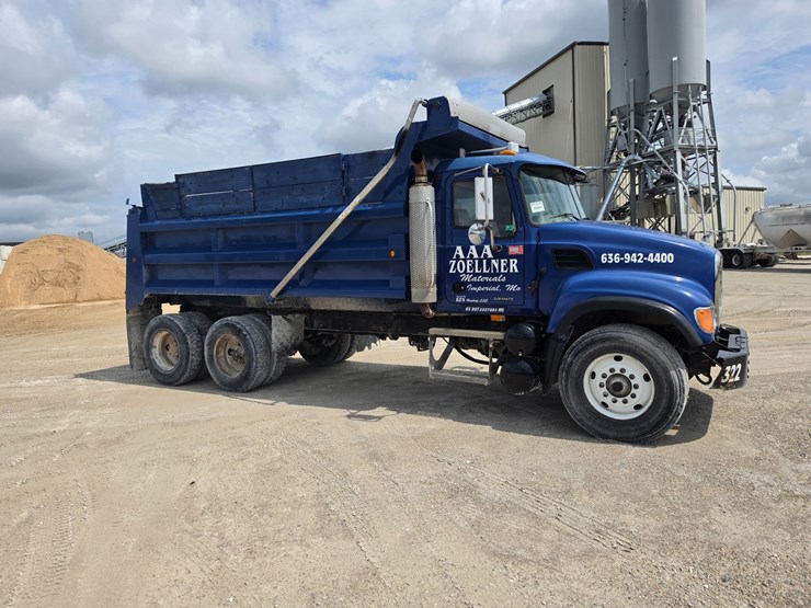 #25404-•-2003-mack-cv713-granite-tandem-axel-dump-truck-image-20