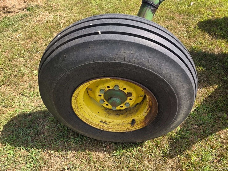 john-deere-2700-image-10