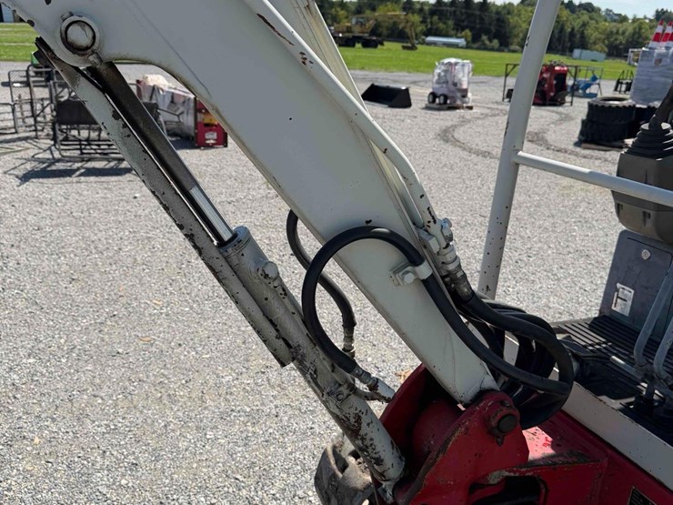 2016-takeuchi-tb016-image-14