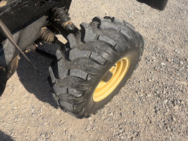 2012-john-deere-gator-image-14
