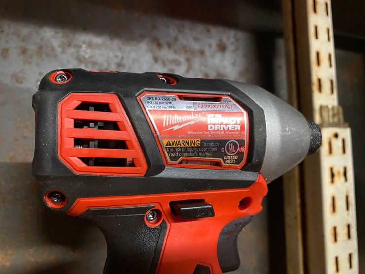 #6294-•-milwaukee-m18-1/4"-hex-impact-driver-image-3