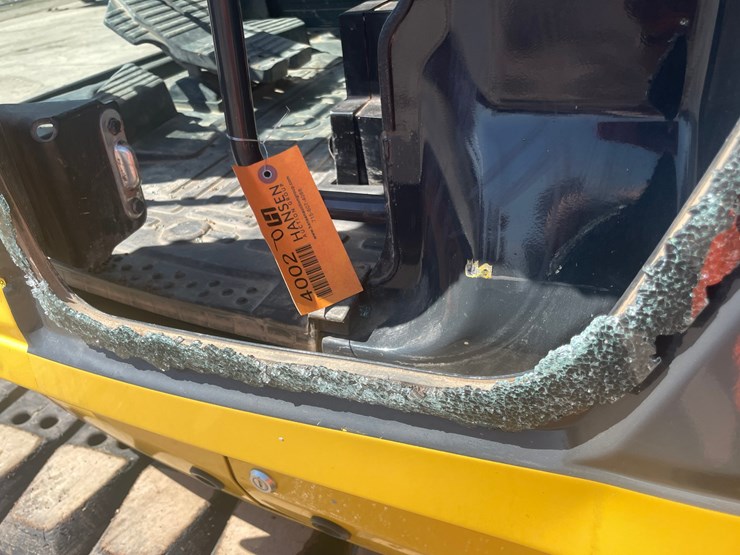 2019-komatsu-pc138us-image-28