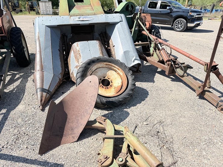 #620-•-new-idea-corn-picker-(rogers,-mn)-image-4
