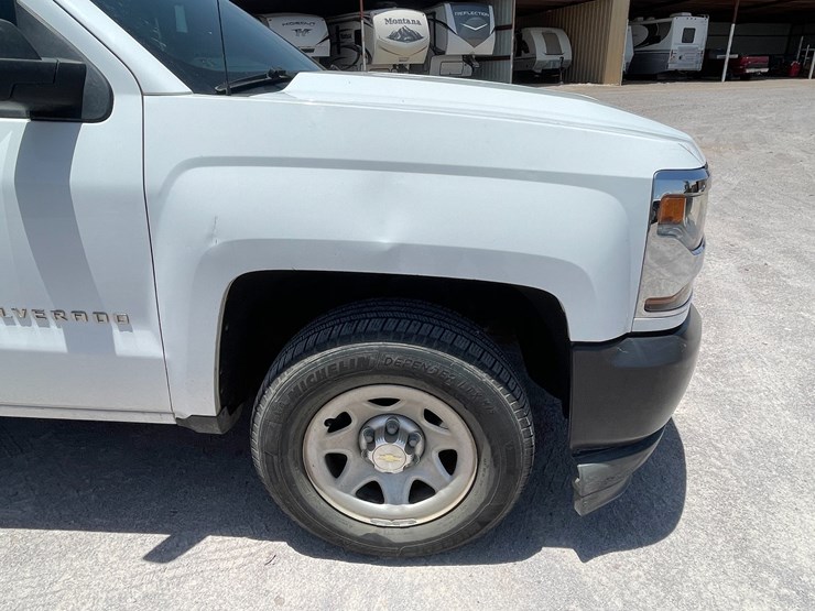 #1864-•-2018-chevy-work-truck-(has-nm-title)-image-25