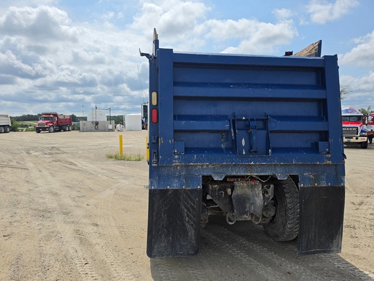#25404-•-2003-mack-cv713-granite-tandem-axel-dump-truck-image-11