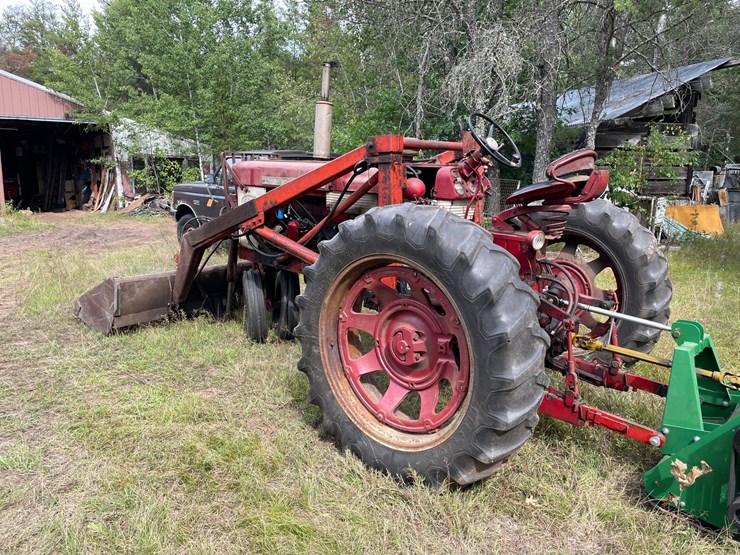 #6202-•-farmall-460-loader-tractor-image-2