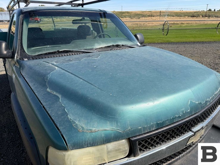 2002-chevrolet-silverado-2500-image-9