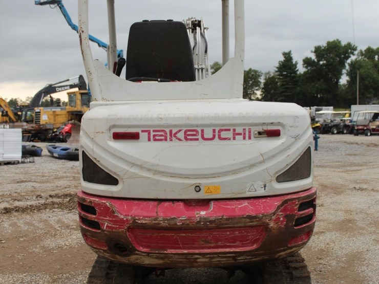 takeuchi-tb230-image-4
