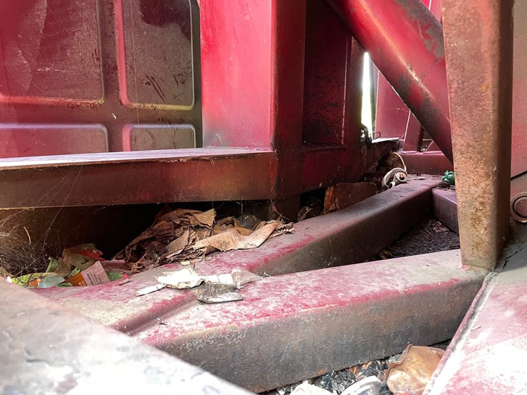 #204-•-1997-ford-4202l-garbage-truck-(has-mn-title)(clarks-grove,-mn)-image-64