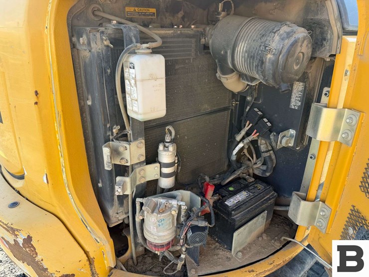2016-deere-60g-image-47