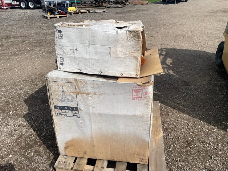 #5120-•-pallet-of-lighting-fixtures-image-3