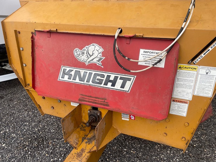 #2376-•-knight-manure-spreader-image-16